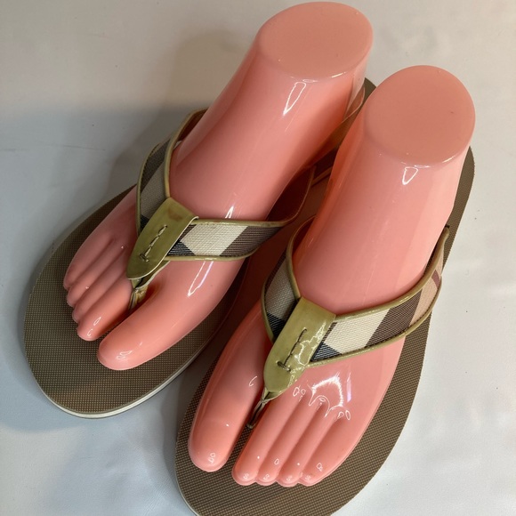 Burberry CHECK FLIP FLOP SANDALS SZ 41 - Picture 1 of 8